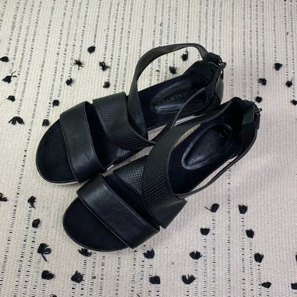 H by Halston Peyton Black Leather Sandal - Picture 3 of 9